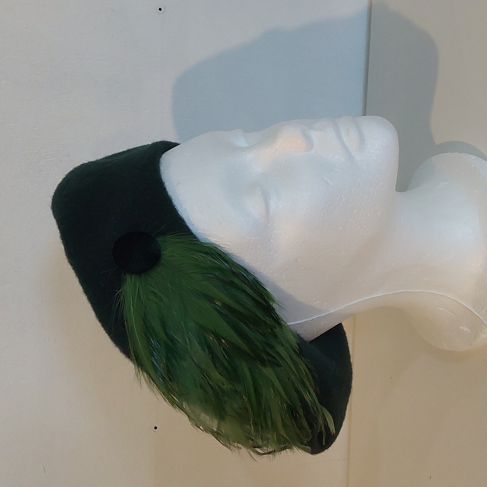 A.Brod Vintage 40'S Elegant Dark Green Wool Tilt Feathered Artsy Womens Hat